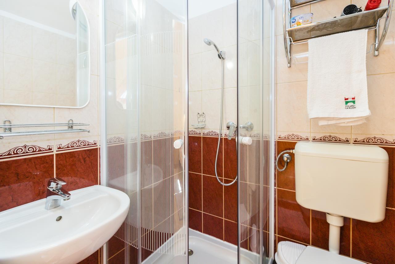 Almafa Apartmanhaz เอ็กเกอร์ ภายนอก รูปภาพ