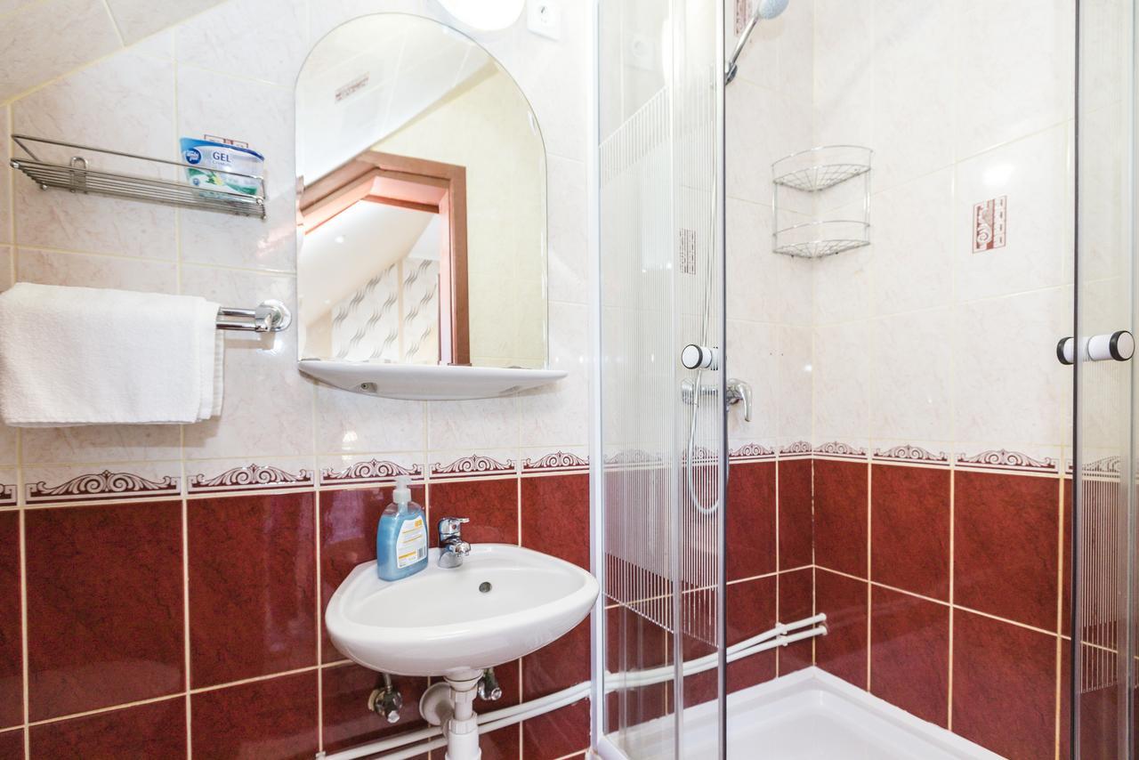 Almafa Apartmanhaz เอ็กเกอร์ ภายนอก รูปภาพ