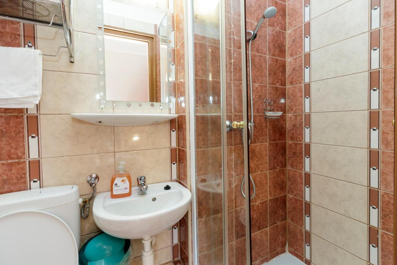 Almafa Apartmanhaz เอ็กเกอร์ ภายนอก รูปภาพ
