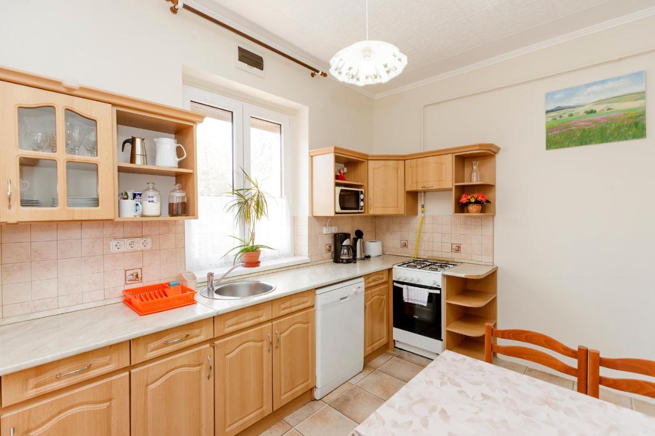 Almafa Apartmanhaz เอ็กเกอร์ ภายนอก รูปภาพ